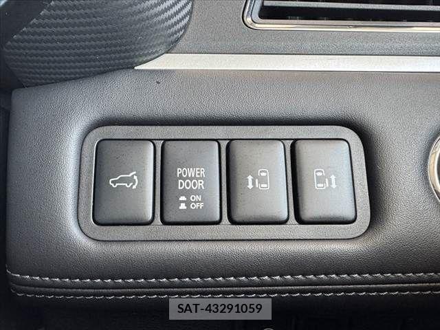 Mitsubishi DELICA 2022-08 7453995-6