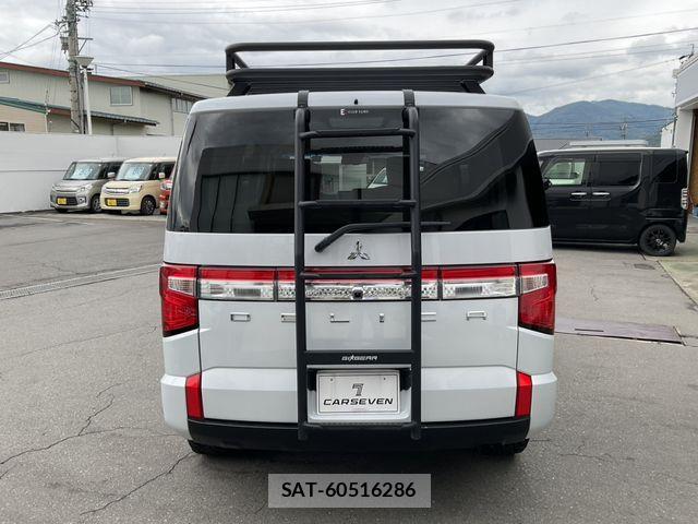 Mitsubishi DELICA 2022-12 7453984-2