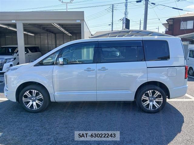 Mitsubishi DELICA 2020-02 7454002-10