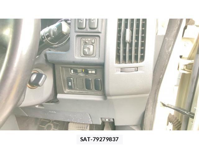 Mitsubishi DELICA 2011-11 7454010-11