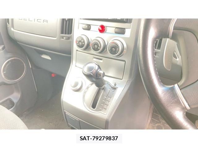 Mitsubishi DELICA 2011-11 7454010-13