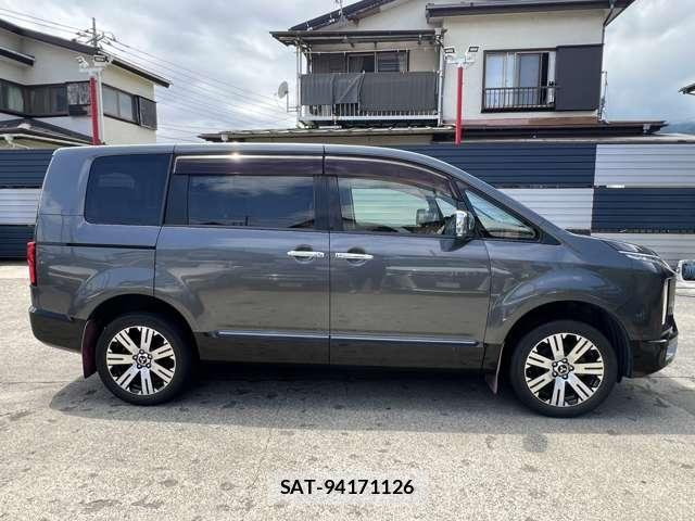 Mitsubishi DELICA 2019-03 7500284-28