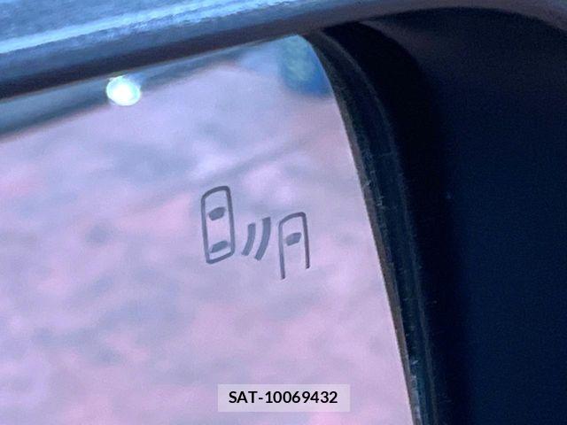 Mitsubishi DELICA 2022-10 7562052-6
