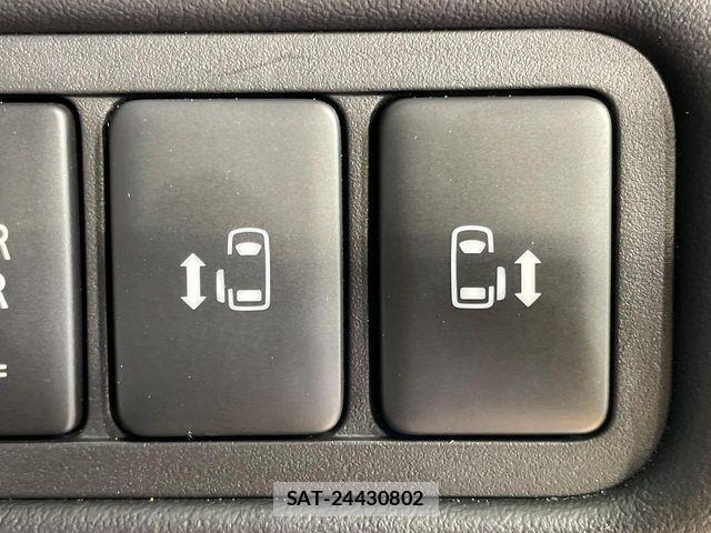 Mitsubishi DELICA 2024-05 7616218-3