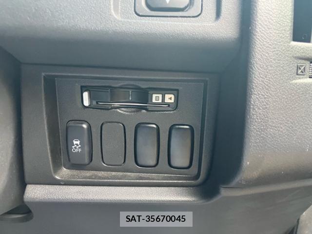Mitsubishi DELICA 2015-12 7616234-12