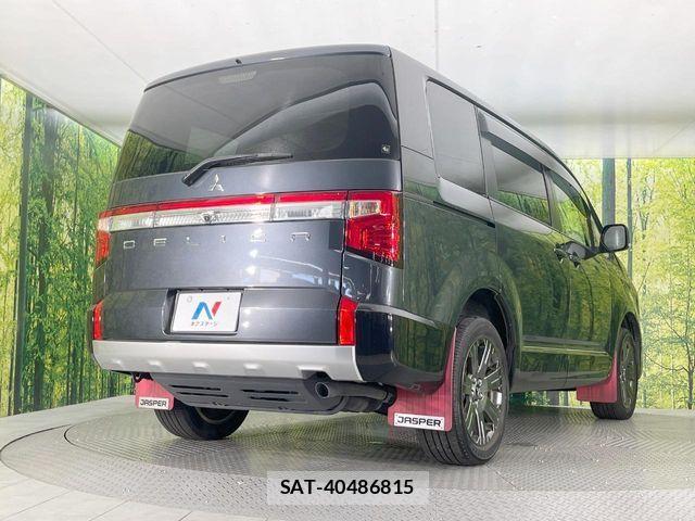 Mitsubishi DELICA 2022-08 7616215-17