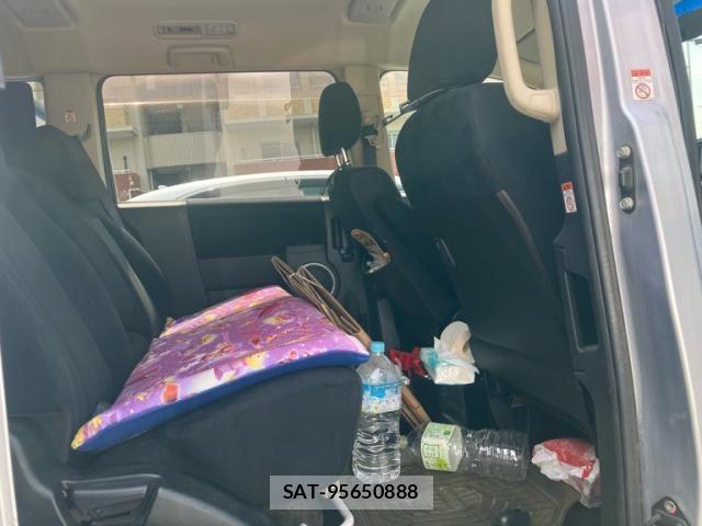 Mitsubishi DELICA 2007-08 7616247-12