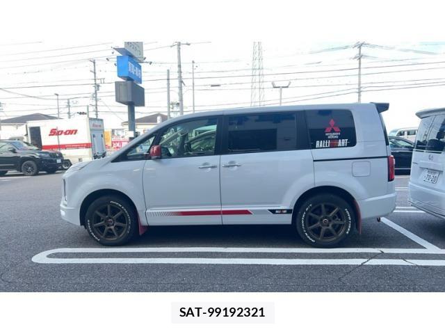 Mitsubishi DELICA 2022-12 7616216-11