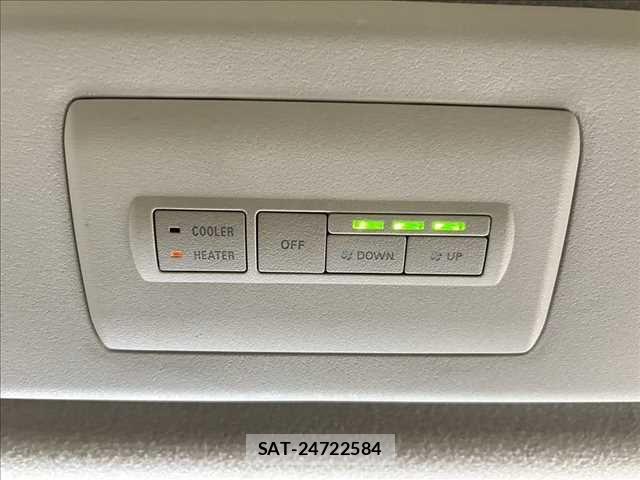 Mitsubishi DELICA 2017-03 7616235-10