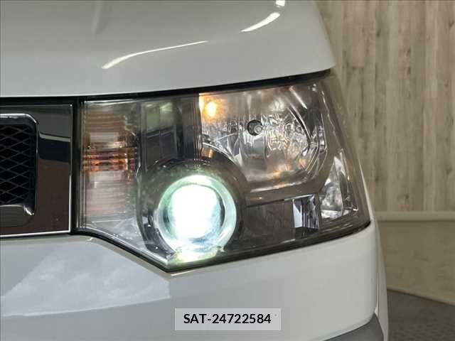 Mitsubishi DELICA 2017-03 7616235-16