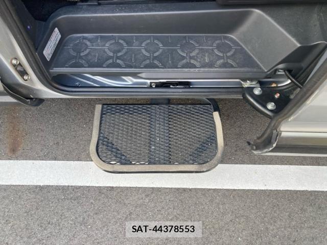 Mitsubishi DELICA 2009-11 7616246-10