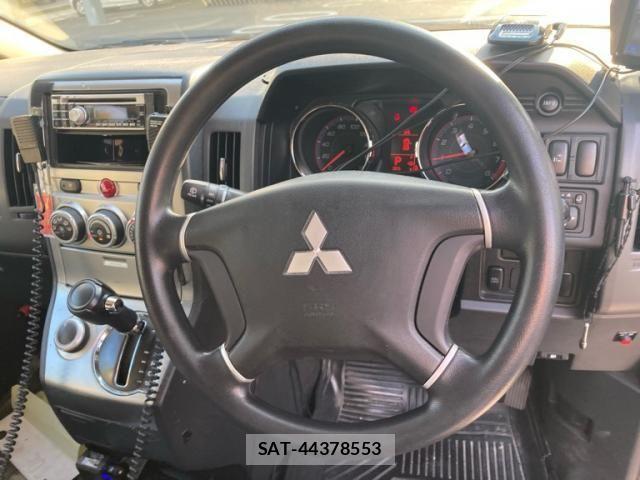 Mitsubishi DELICA 2009-11 7616246-13