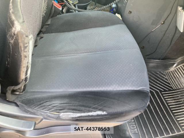 Mitsubishi DELICA 2009-11 7616246-14