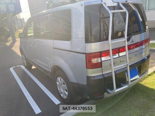 Mitsubishi DELICA 2009-11 7616246-8