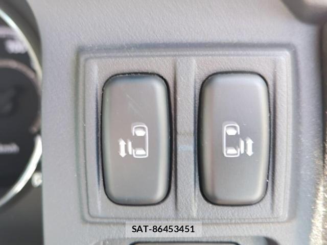 Mitsubishi DELICA 2015-10 7616231-13