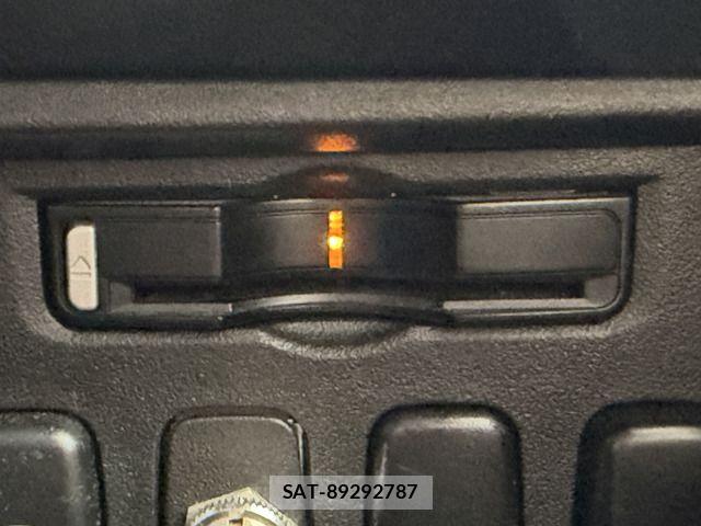 Mitsubishi DELICA 2011-12 7722791-10