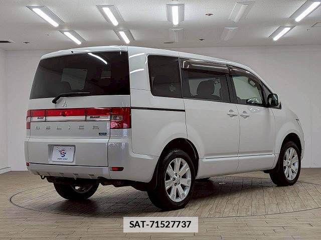 Mitsubishi DELICA 2014-06 7784355-15