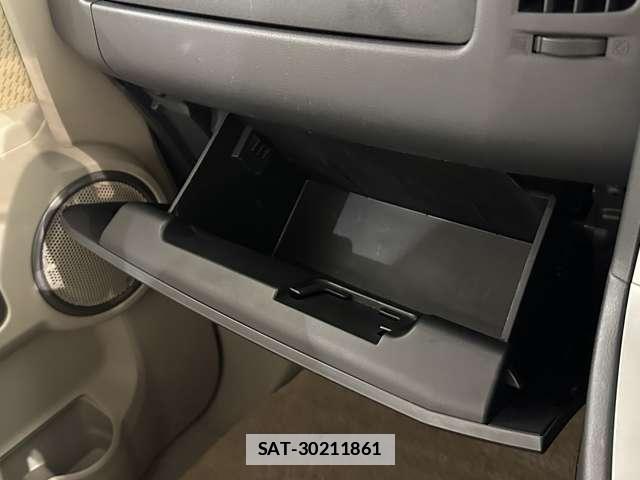 Mitsubishi DELICA 2011-04 7784353-25