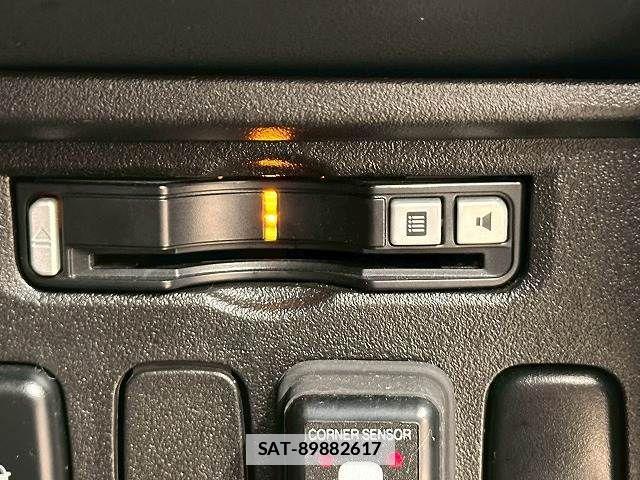 Mitsubishi DELICA 2018-03 7784385-11