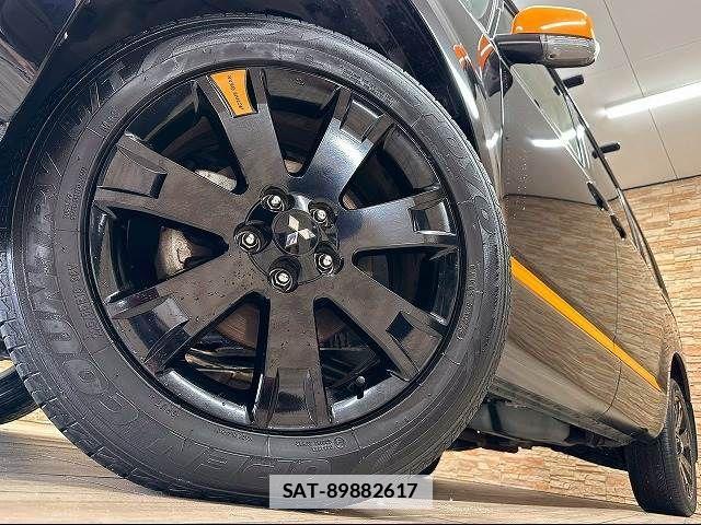 Mitsubishi DELICA 2018-03 7784385-18