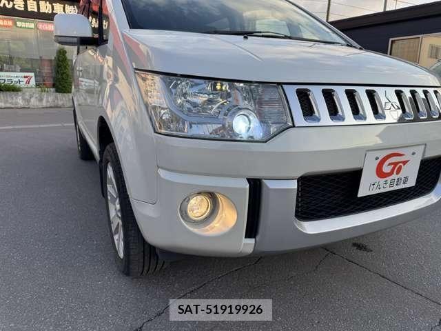 Mitsubishi DELICA 2011-06 7876156-27