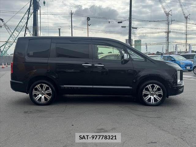Mitsubishi DELICA 2023-06 7876126-11