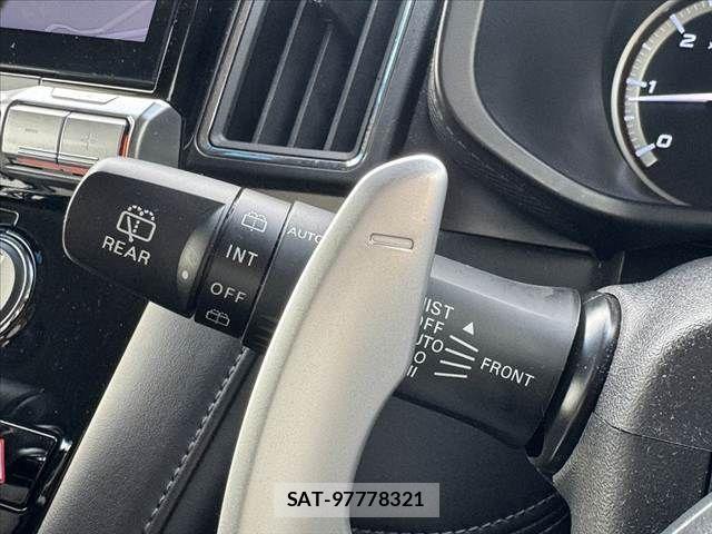 Mitsubishi DELICA 2023-06 7876126-27