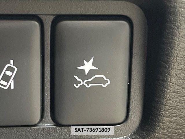 Mitsubishi DELICA 2022-05 7876128-5