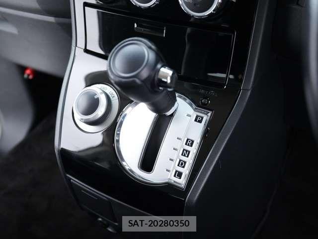 Mitsubishi DELICA 2018-01 7876140-13