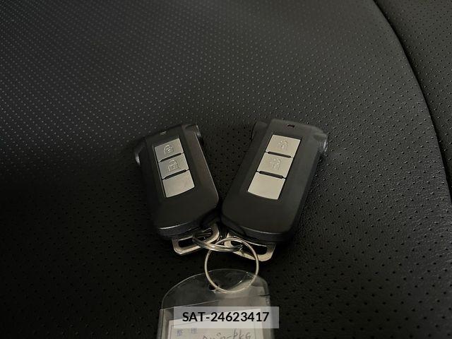 Mitsubishi DELICA 2013-06 7876142-17