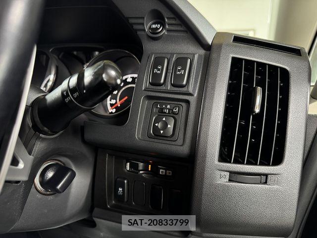 Mitsubishi DELICA 2017-01 7961222-17