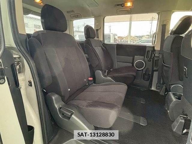 Mitsubishi DELICA 2013-07 7961235-12
