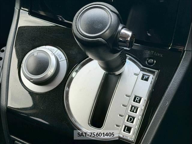 Mitsubishi DELICA 2018-06 8035277-17