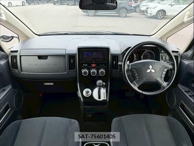 Mitsubishi DELICA 2018-06 8035277-1