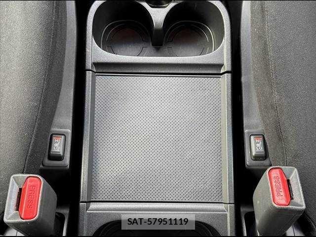 Mitsubishi DELICA 2022-10 8035273-25