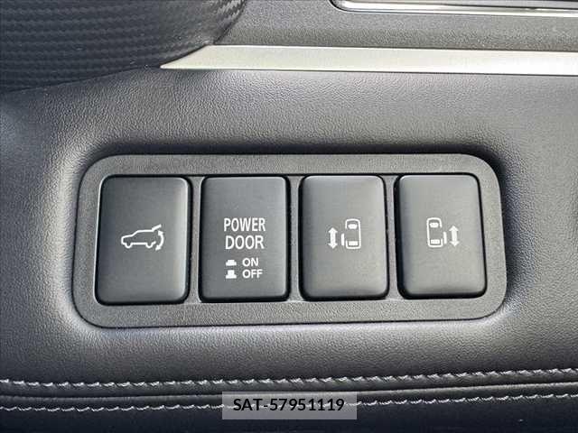Mitsubishi DELICA 2022-10 8035273-6