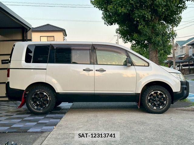Mitsubishi DELICA 2013-03 8035279-11