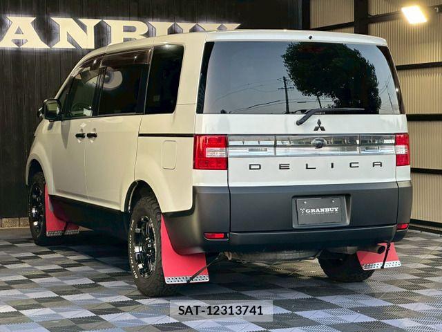 Mitsubishi DELICA 2013-03 8035279-13
