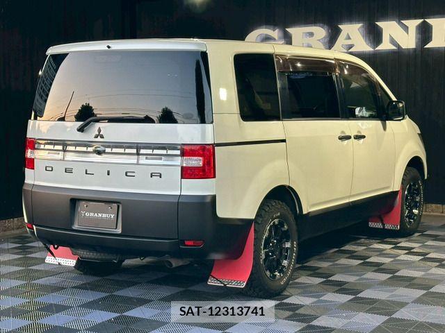 Mitsubishi DELICA 2013-03 8035279-14