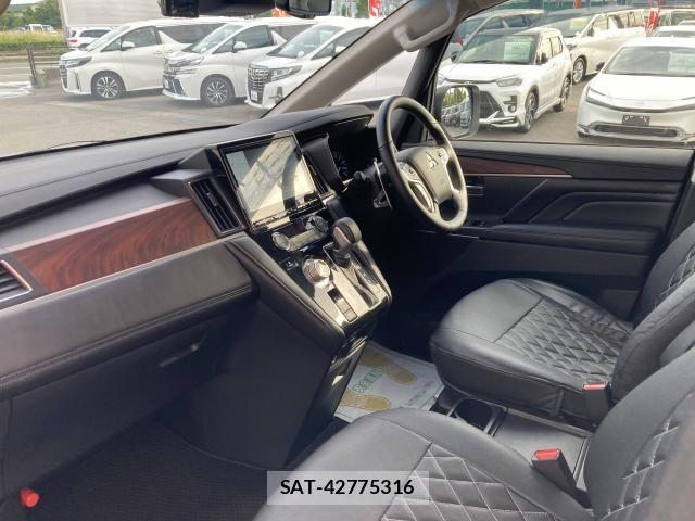 Mitsubishi DELICA 2024-11 8073579-25