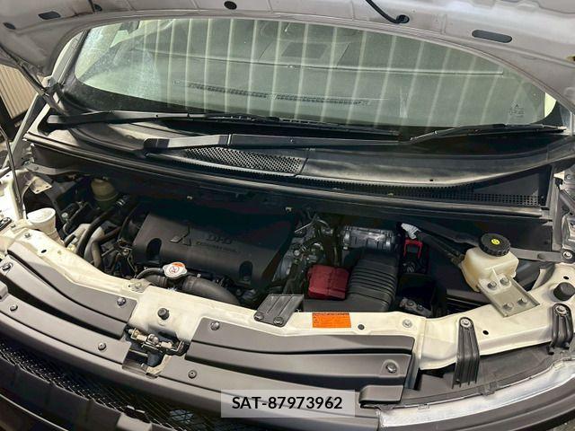Mitsubishi DELICA 2013-01 8073584-16