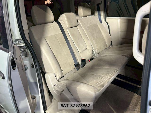 Mitsubishi DELICA 2013-01 8073584-7
