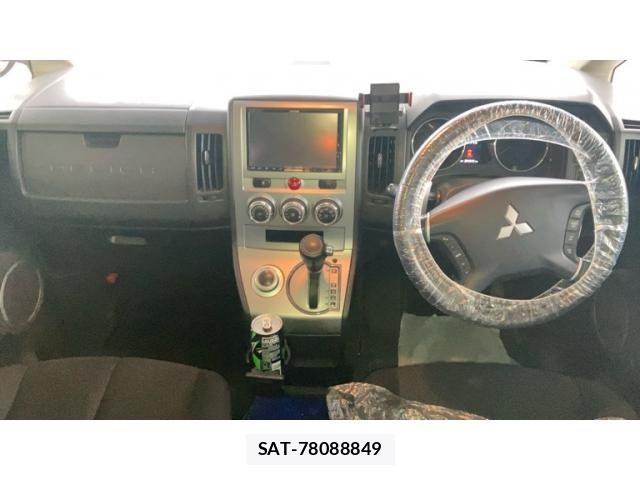 Mitsubishi DELICA 2013-01 8073586-11