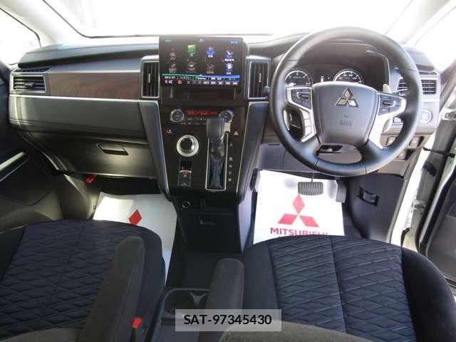 Mitsubishi DELICA 2021-08 8073580-12
