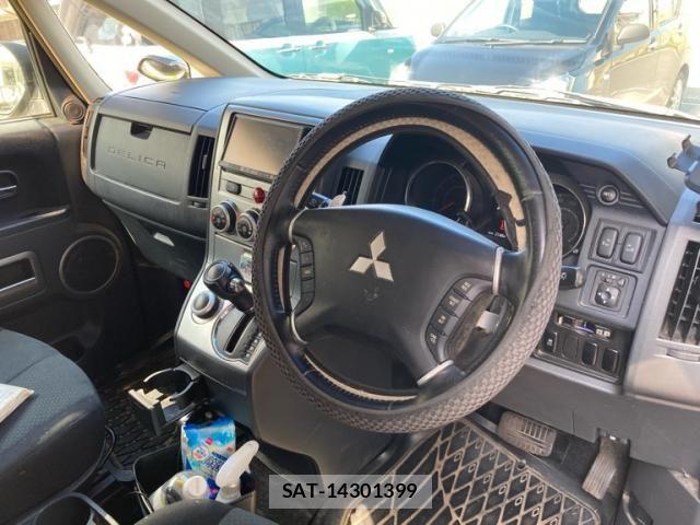 Mitsubishi DELICA 2012-06 8073587-12