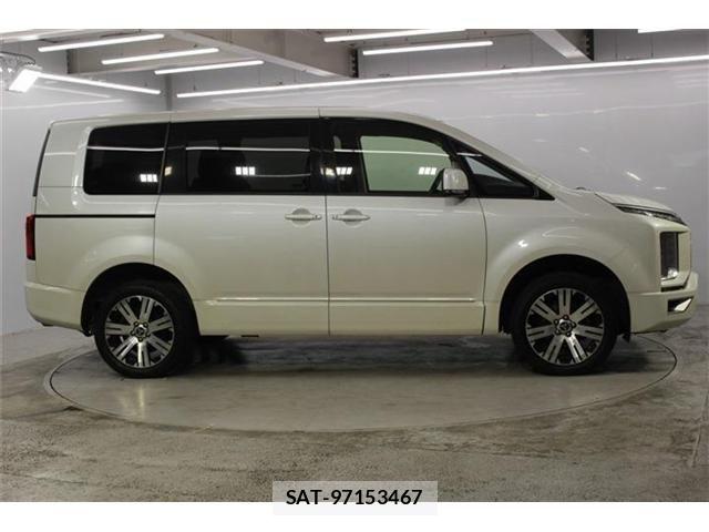 Mitsubishi DELICA 2019-04 8098902-3