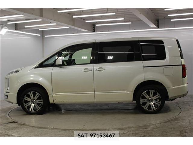 Mitsubishi DELICA 2019-04 8098902-7