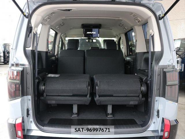 Mitsubishi DELICA 2026-01 8098874-12