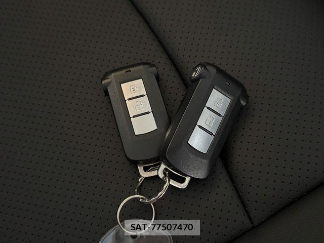 Mitsubishi DELICA 2013-01 8098908-18
