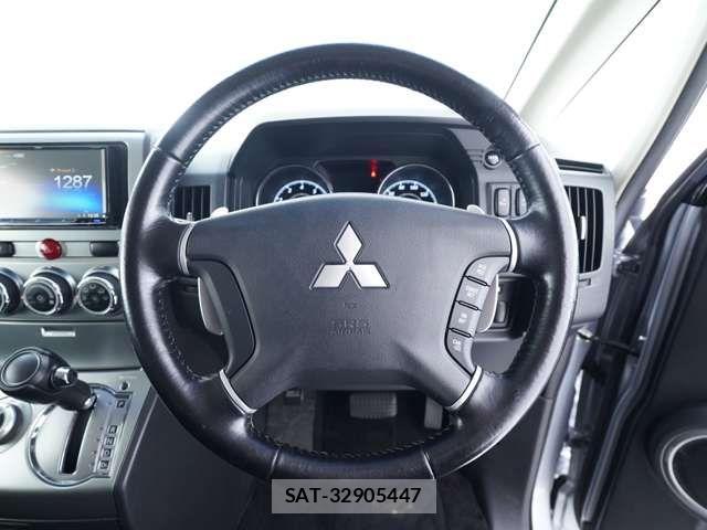 Mitsubishi DELICA 2013-10 8098910-13